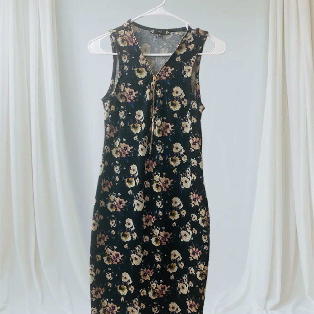 Green Sleeveless V-neck Sheath Midi Dress